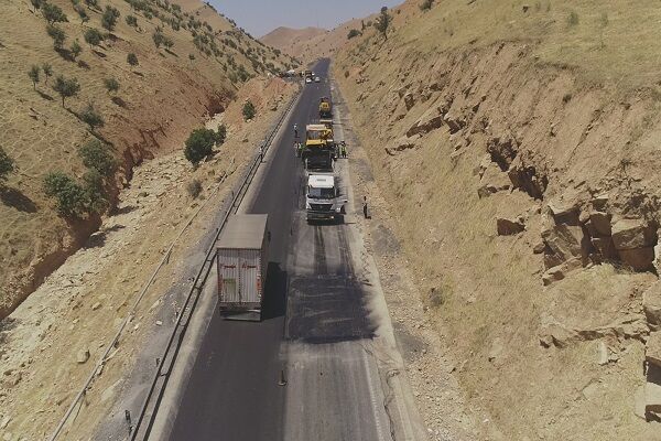 بیش از ۲۷۰ کیلومتر عملیات بهسازی و ایمن‌سازی در سطح محورهای خوزستان انجام شد