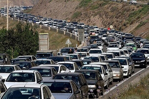 ترافیک سنگین در محورهای شمالی کشور/ چالوس و آزادراه تهران-شمال مسدود شد