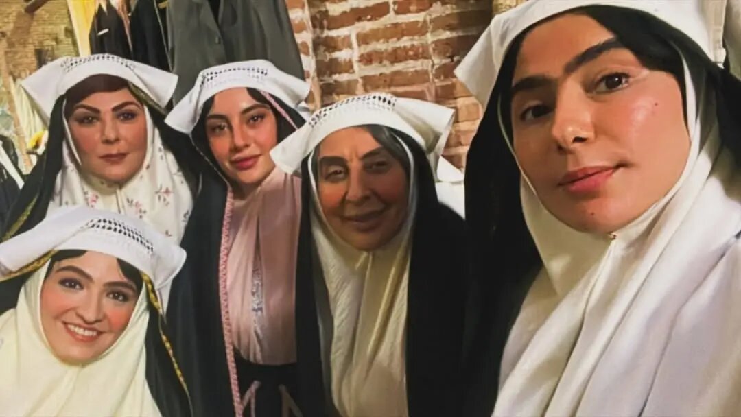 مرجانه گلچین، ترلان پروانه و گلاره عباسی در پشت صحنه «بامداد خمار»