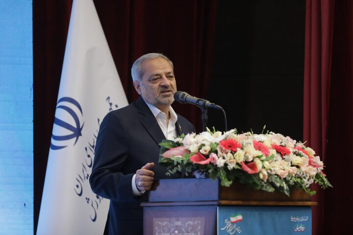 دشمن تلاش میکند تا دولتها را از صف مردم جداکند