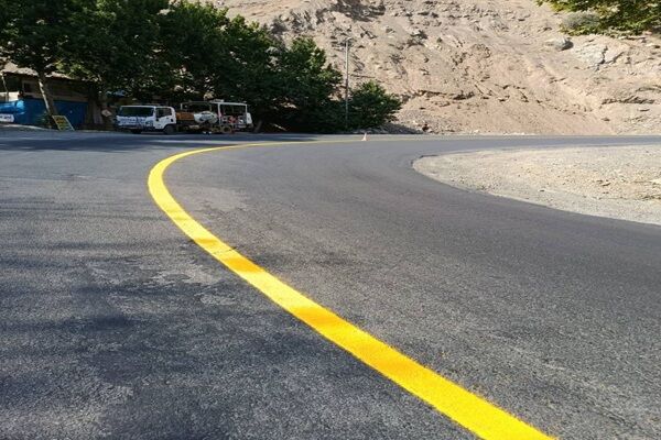رنگ‌آمیزی ۵۰۰ مترمربع از نقوش ترافیکی در محورهای مواصلاتی بروجن