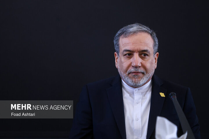 عراقچی: ایران برای پاسخ قاطع به هرگونه تعرض آمریکا آماده است