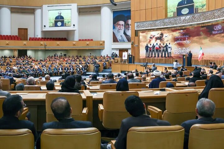 قدردانی از استانداران بوشهر، هرمزگان و کرمان در جشنواره شهید رجایی
