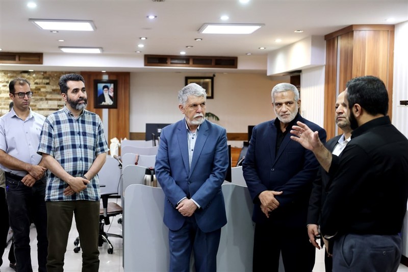 وزیر فرهنگ و ارشاد اسلامی از خبرگزاری تسنیم بازدید کرد