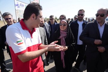 وزیر راه و شهرسازی از پروژه راهسازی در محور ملایر بازدید کرد