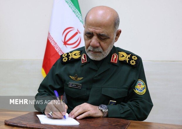 پیام تبریک فرمانده قرارگاه مرکزی خاتم‌الانبیا به محسن رضایی