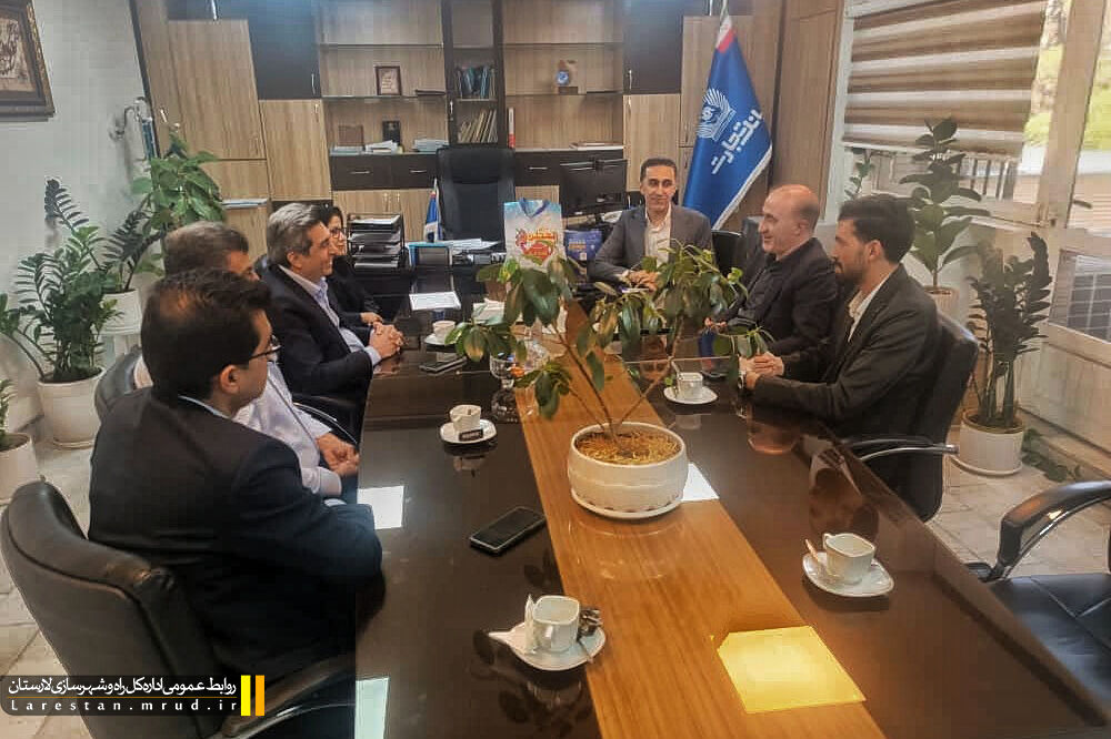 پیگیری تسهیلات بانکی پروژه ۷۰۴ واحدی شهید کریمیان لار در بانک تجارت فارس