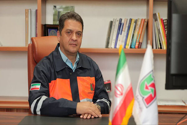 اجرای عملیات خط کشی محورهای مواصلاتی شهرستان انار در استان کرمان