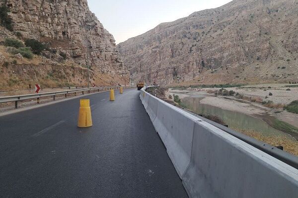 ارتقای سطح ایمنی جاده‌ها در لرستان با نصب ۲.۵ کیلومتر نیوجرسی
