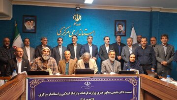 از تالار مرکزی تا دیدار با دری نجف‌آبادی / در سفر معاون هنری وزیر ارشاد به اراک چه گذشت؟