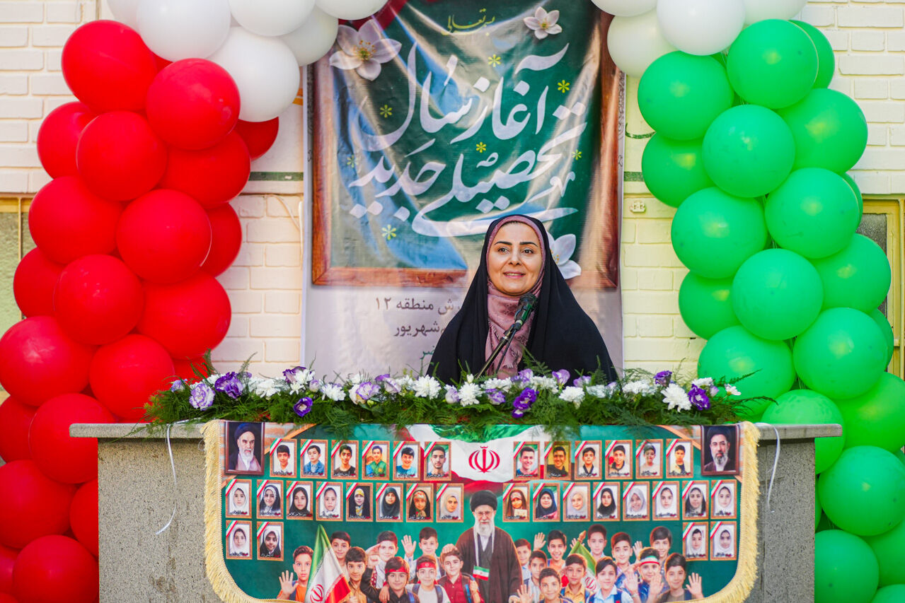 از جای خالی دانش‌آموزان میناب تا زنگ مهر در مدرسه شهدای هشتم شهریور