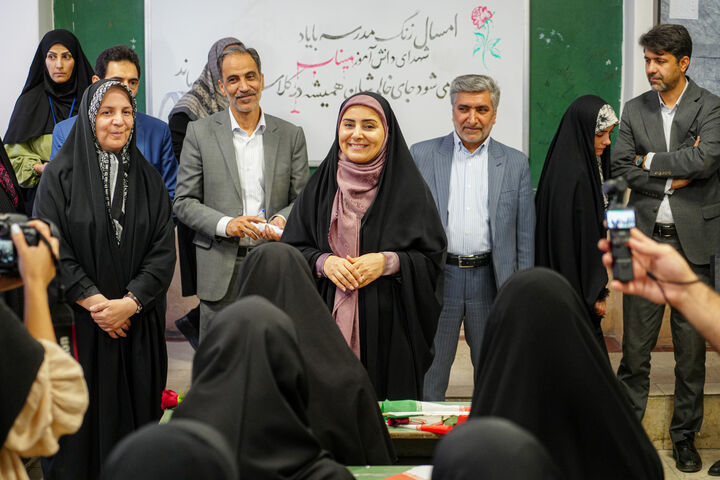 از جای خالی دانش‌آموزان میناب تا زنگ مهر در مدرسه شهدای هشتم شهریور