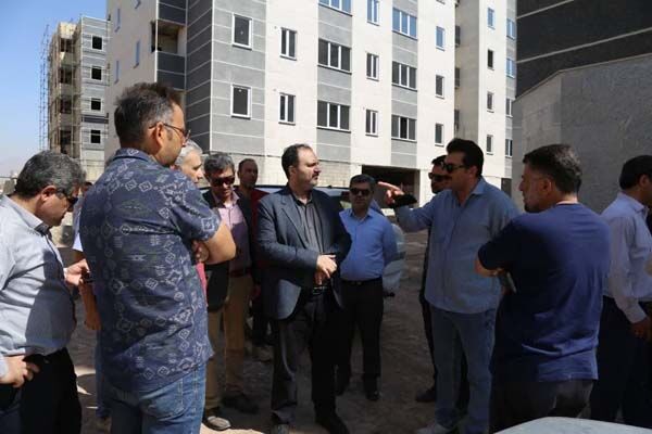 بازدید سرزده مدیرکل راه و شهرسازی قزوین از پروژه‌های نهضت ملی مسکن مهرگان