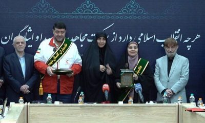 اعطای نشان ملی سراج ایثار به وزیر راه و شهرسازی به پاس عملکرد جهادی و حضور میدانی در جنگ