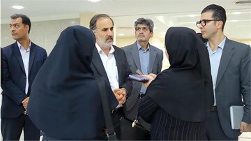 بازدید معاون وزیر از پروژه تالار مرکزی اراک