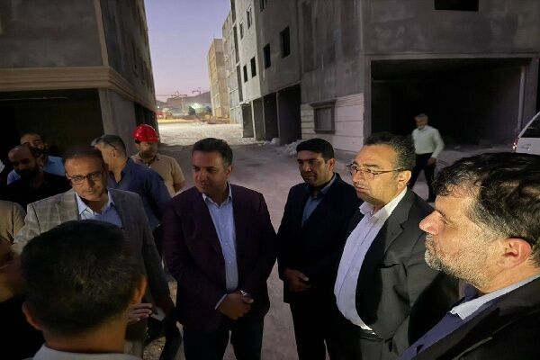 بازدید معاون وزیر راه و شهرسازی از پروژه ۹۵۰۰ واحدی نهضت ملی مسکن شهید دوران شیراز/ تأکید بر تعیین تکلیف فوری زیرساخت‌های آب، برق و گاز
