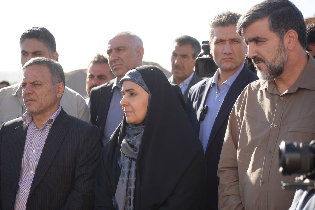 بازدید وزیر راه و شهرسازی از راهدارخانه «نیک‌پی» در آزادراه زنجان-تبریز/ تجلیل از خانواده شهدای راهداری 