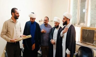 ببینید| آیین تقدیر امام جمعه شهرستان هویزه از رئیس اداره راه وشهرسازی شهرستان جهت اخذ سند تک برگ دفتر امام جمعه و مصلی نماز جمعه پس از بیست سال