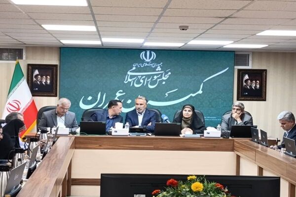 بررسی طرح جامع مسکن کشور در نشست وزیر راه و شهرسازی با کمیسیون عمران مجلس