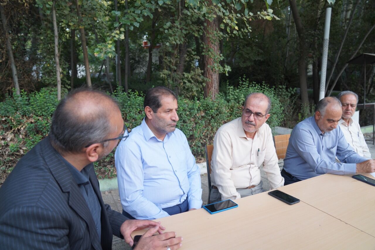 بررسی مسائل بازآفرینی شهری و تأمین قیر شهرهای شهرستان لنجان