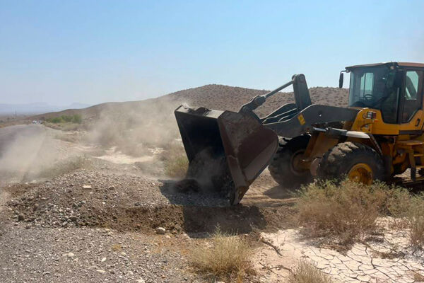 بهسازی محورهای مواصلاتی حاجی آباد در هرمزگان