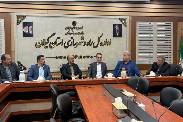 تأکید مدیرکل راه و شهرسازی گیلان بر تسریع در تعیین تکلیف مطالبات پیمانکاران راه‌های روستایی