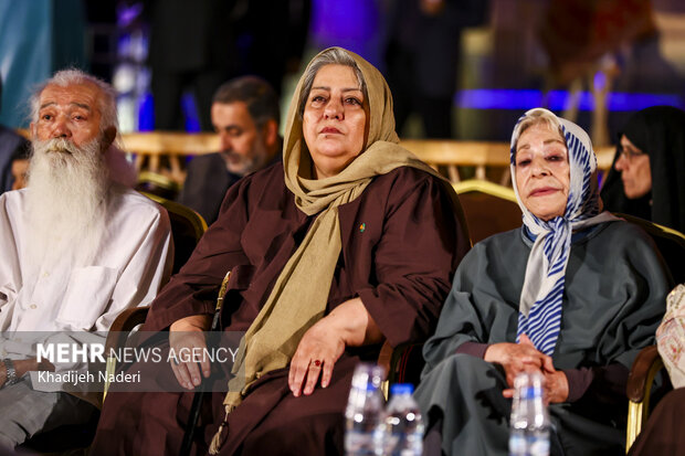۱۲۴ هنرمند اصفهانی تجلیل شدند؛ هشدار استاندار درباره آینده هنر اصفهان