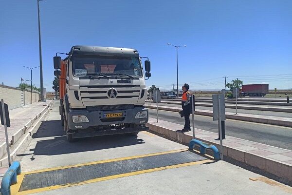 تشدید اقدامات ایمنی و کنترلی در جاده‌های خراسان جنوبی/ برخورد با بیش از ۴۶۰۰ مورد تخلف اضافه‌تناژ