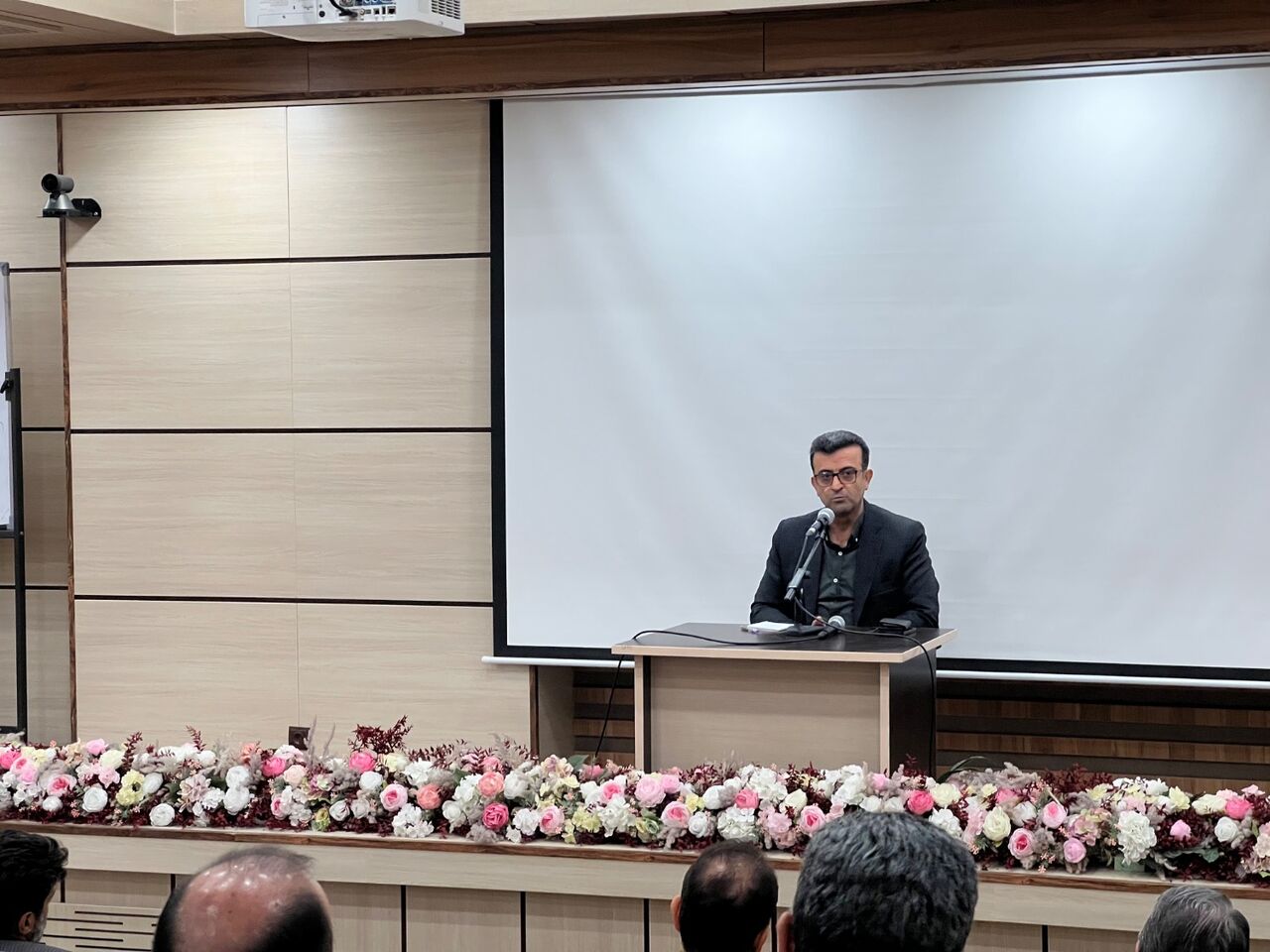 جلسه شورای اداری اداره‌کل راهداری و حمل‌ونقل جاده‌ای استان البرز با محوریت هفته دفاع مقدس برگزار شد