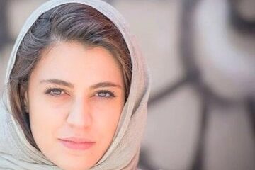 جنجال در آغوش گرفتن خانم و آقای بازیگر روی صحنه/ تقصیر پزشکیان هم هست/ عکس