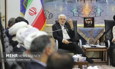 عارف: جامعه ایرانی همچنان بر پایه هویت فرهنگی و دینی خود ایستاده است