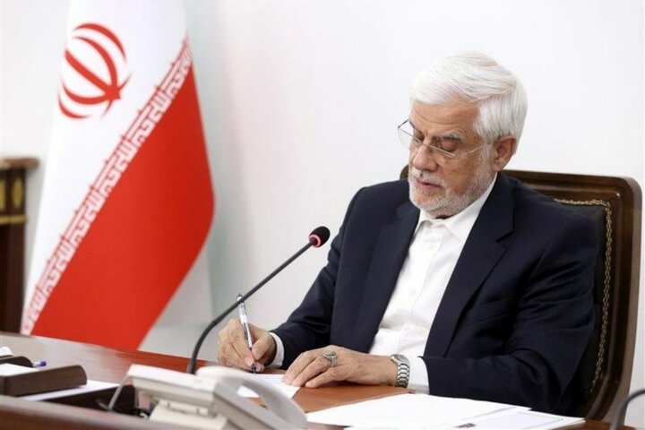 عارف: دولت از واگذاری امور دانشگاه‌ها به دانشگاهیان استقبال می‌کند