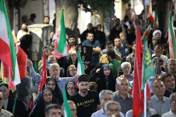 نمایش اتحاد و همدلی مردم سلماس در اجتماع شبانه