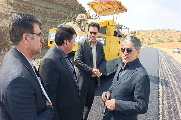 آغاز عملیات روکش آسفالت «واریانت چنار» در شهرستان کوهدشت