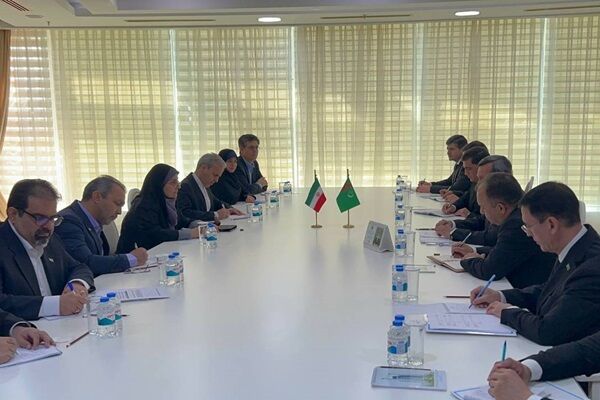 ببینید| دیدار وزیر راه و شهرسازی ایران با وزیر امور خارجه ترکمنستان