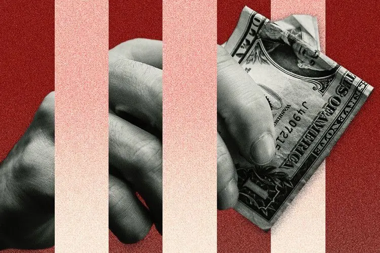 ردپای شوک‌های سیاسی در شکاف دلار آزاد و حواله