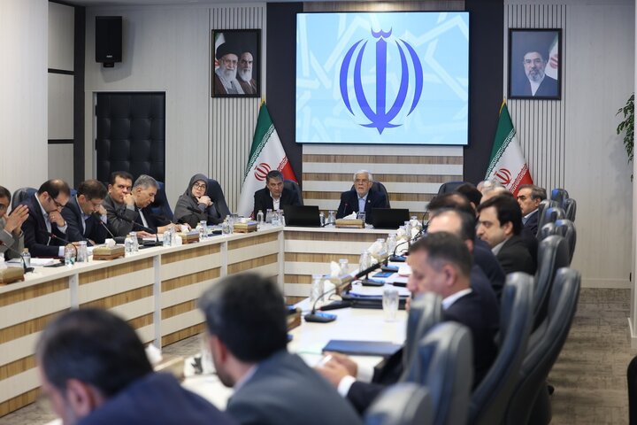 عارف: از عهده مشکلات برمی‌آییم؛ آرامش جامعه باید حفظ شود