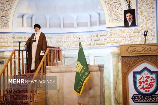 علم الهدی:دشمن درصدد انتقال جنگ به عرصه‌های اقتصادی و فرهنگی است