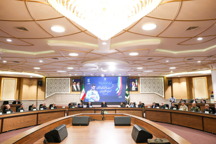 پزشکیان: مصمم هستیم تا جنگ اقتصادی دشمن را هم به شکست بکشانیم